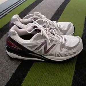 NEW BALANCE LADIES SNEAKERS